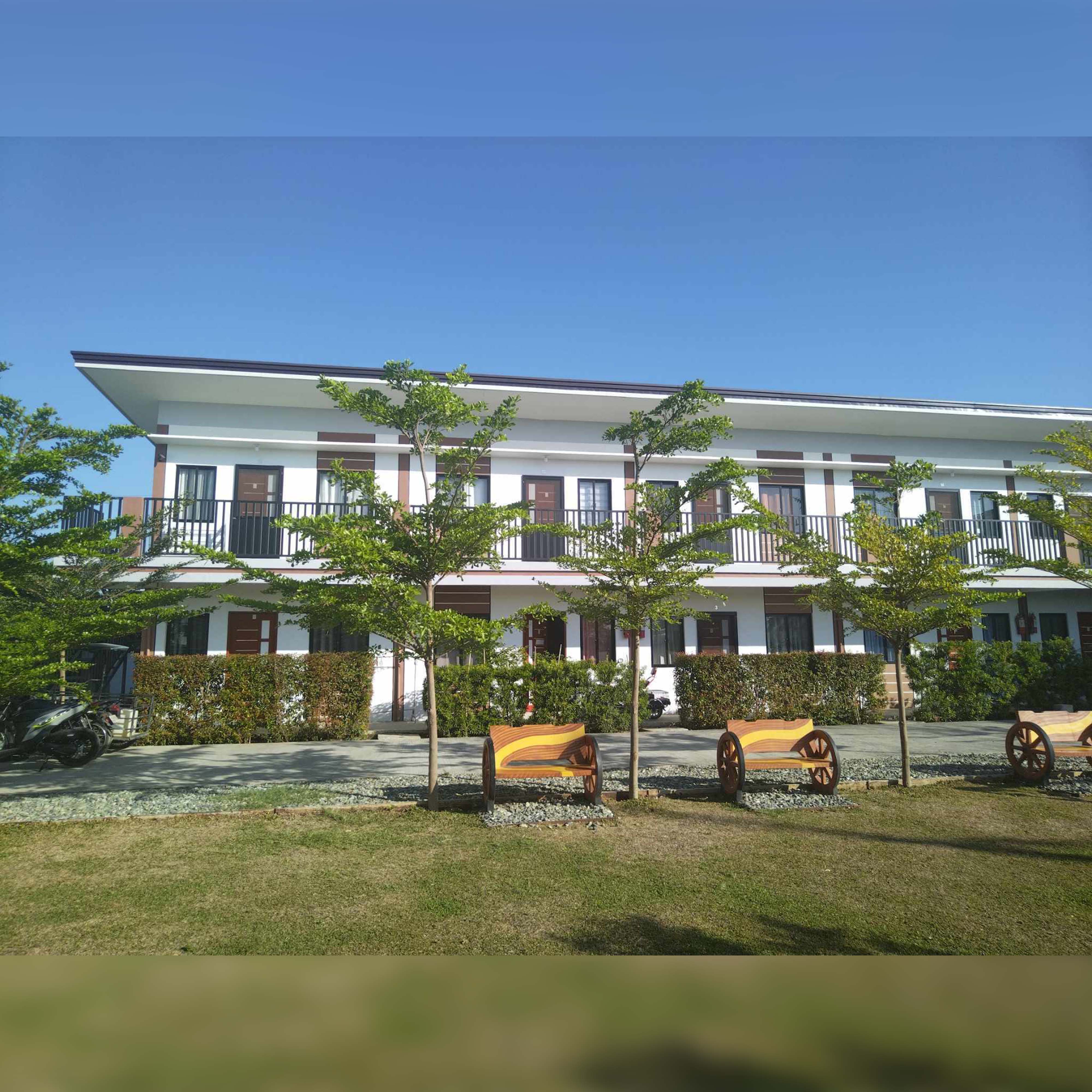 18 Unit Apartment